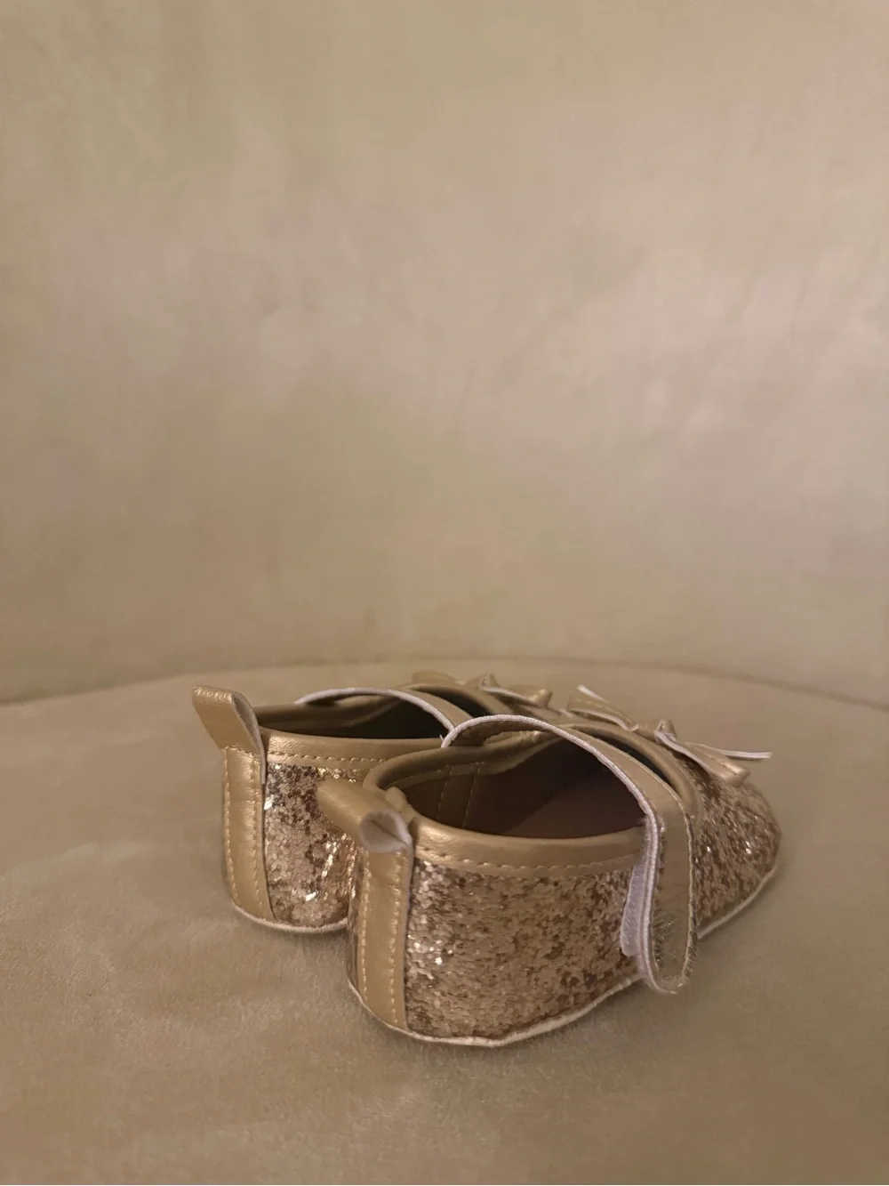 Glitter Bow Mary Jane Baby Shoes in Gold